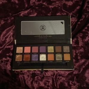 ABH Jackie Aina Palette